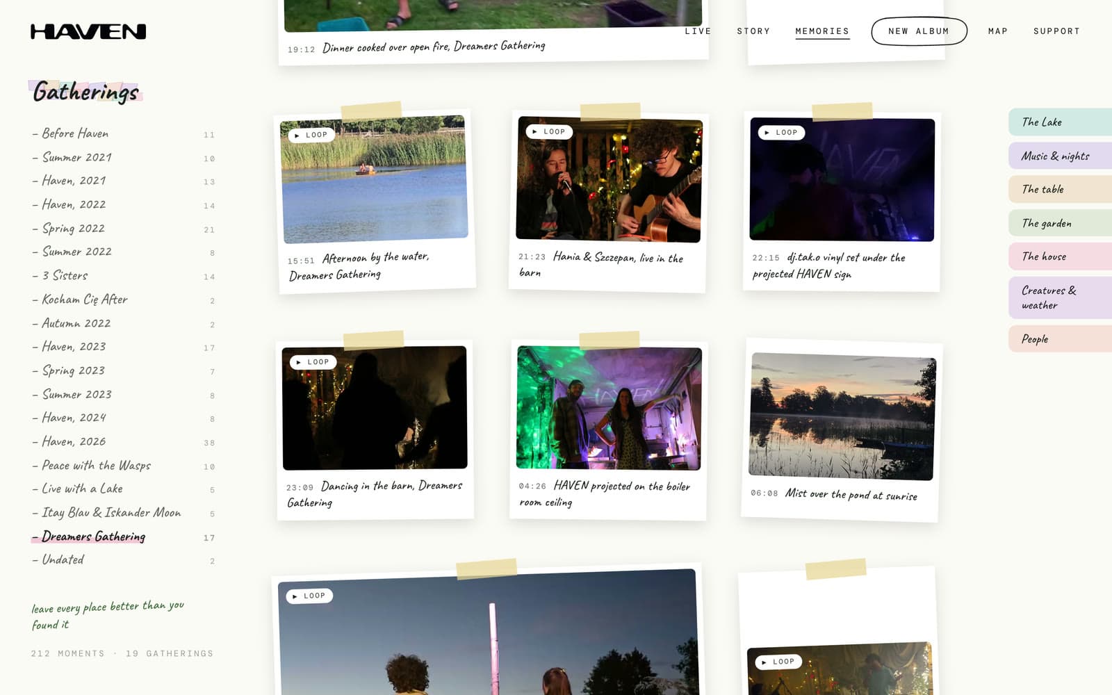 Memories: odbitki z tasma, petle wideo po najechaniu, podpisy reczne