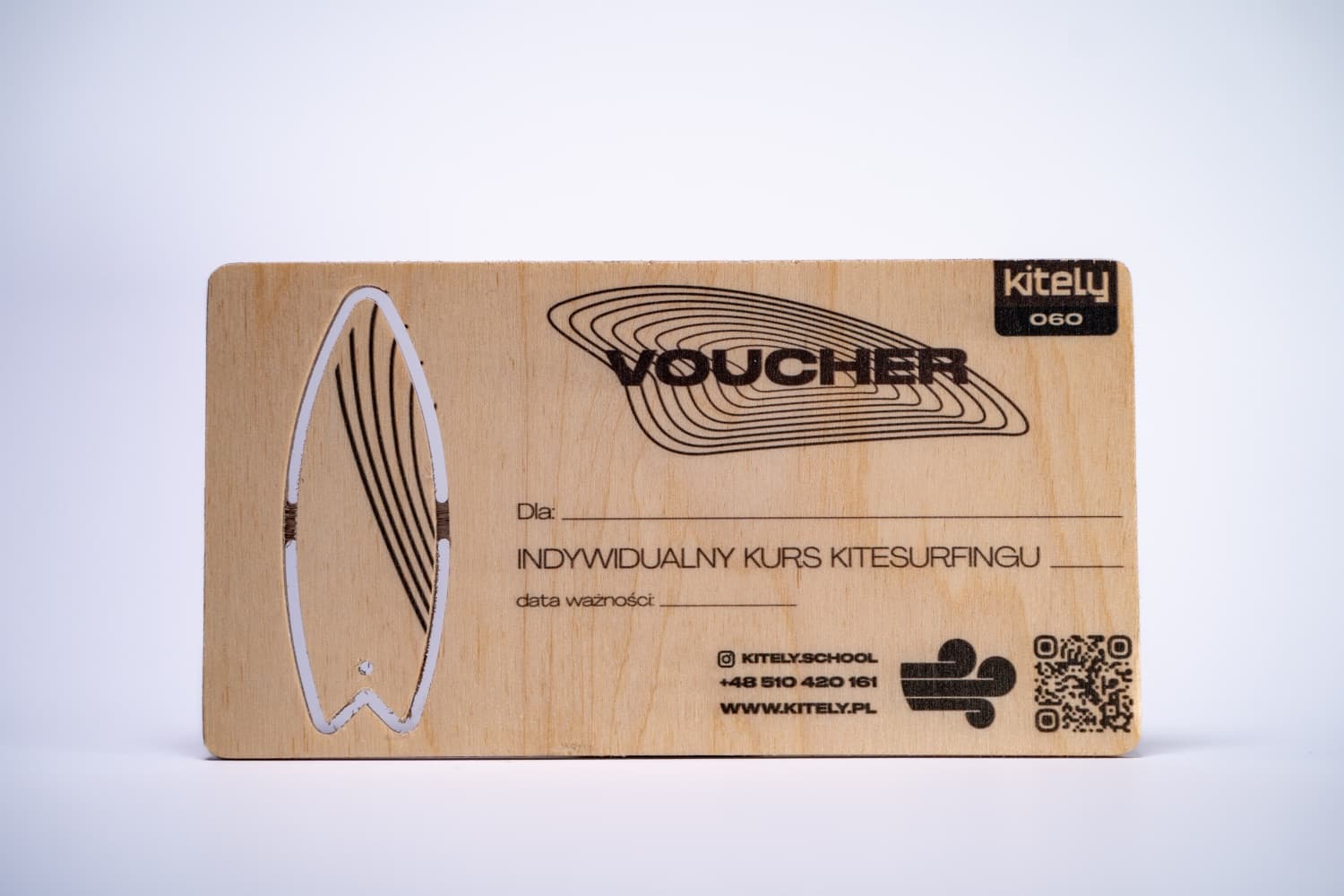 Voucher na kurs kitesurfingu, grawer laserowy na sklejce