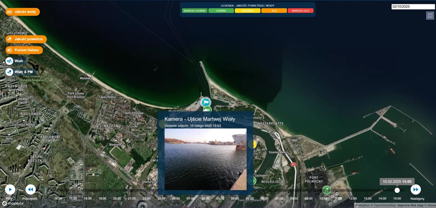 Dashboard React: mapa Mapbox portu Gdansk, warstwy jakosci wody i powietrza, podglad kamer.